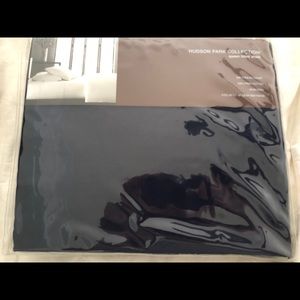 Hudson Park Collection Queen Fitted Sheet-Navy